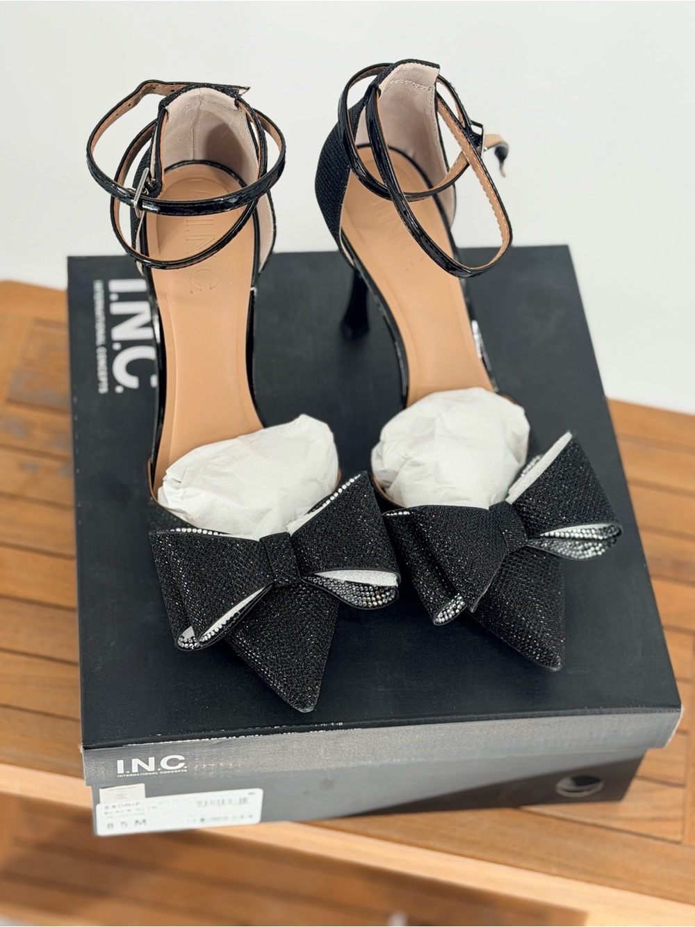 New Womenโs INC International Concepts Black Bow Pointed-Toe Ankle Heels 8.5 M